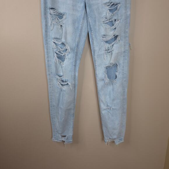 American Eagle High Rise Mom Jean Light Wash Denim Distressed Size 0 - Picture 2 of 11